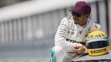 Hamilton con el casco de Ayrton Senna en Canad&aacute; 2018.