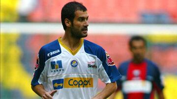 Otro español histórico que colgó los botines en México. Canterano del Barcelona, debutó en 1990 y salió del equipo hasta 2001. Después pasó por Brescia, Roma, Al Ahli y terminó su trayectoria en Dorados de Sinaloa.