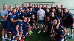 La plantilla del Athletic se rapa el pelo en apoyo a Yeray