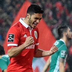 Raúl Jiménez vuelve a festejar con el Benfica