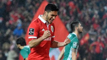 Raúl Jiménez vuelve a festejar con el Benfica