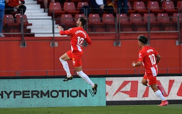 Aprobados y suspensos del Almer¨ªa: goles, espect¨¢culo y regreso al playoff