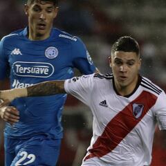 Rivales, prensa e hinchas se rinden a la calidad de Quintero