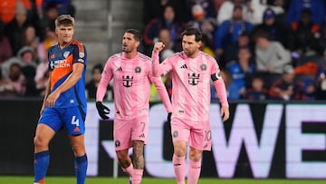 CINCINNATI, OHIO - NOVEMBER 23: Lionel Messi #10 of Inter Miami CF celebrate the team's third goal scored by teammate Tadeo Allende #21 (not in frame) during the Conference Semifinal match between FC Cincinnati and Inter Miami FC as part of the 2025 MLS Cup Playoffs at TQL Stadium on November 23, 2025 in Cincinnati, Ohio. Jeff Dean/Getty Images/AFP (Photo by Jeff Dean / GETTY IMAGES NORTH AMERICA / Getty Images via AFP)