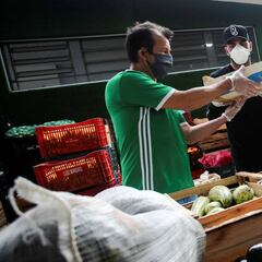 Dunga y jugadores de Gremio, solidarios con los pobres