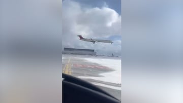 Shocking video: moment of Delta flight crash in Toronto captured on camera