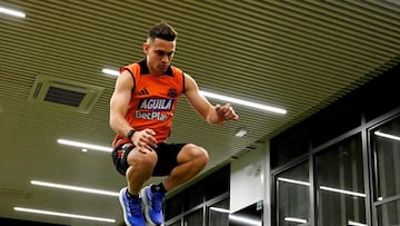 Rafael Santos Borré y Jhon Córdoba, las opciones de Néstor Lorenzo ante Brasil por la baja de Jhon Durán.