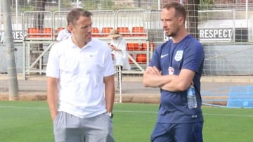 Phil Neville y Mark Sampson, en Paterna.