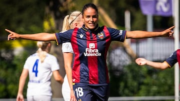 Gabi Nunes celebra un gol.