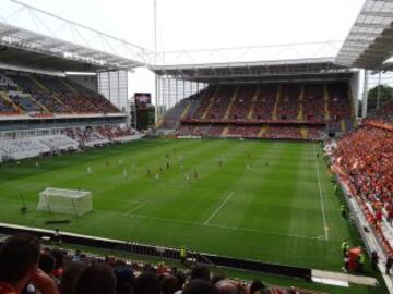 Stade Bollaert-Delelis, en Francia (13,190 votos)