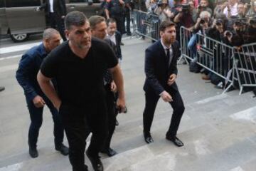 Messi llega a los juzgados de Barcelona.
