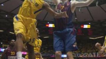 <b>DEFENSA FÉRREA. </b>Vázquez cierra el paso a Hendrix en el tablero.