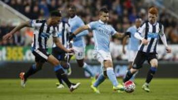 Agüero durante el partido.