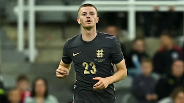 Adam Wharton, jugador del Crystal Palace, durante su debut con la Selecci¨®n absoluta de Inglaterra.
