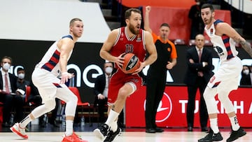 El TD Systems Baskonia gana en Milán con ocho jugadores