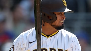 SAN DIEGO, CALIFORNIA - APRIL 16: Luis Arraez #4 of the San Diego Padres at bat during a game against the Chicago Cubs at Petco Park on April 16, 2025 in San Diego, California. Sean M. Haffey/Getty Images/AFP (Photo by Sean M. Haffey / GETTY IMAGES NORTH AMERICA / Getty Images via AFP)