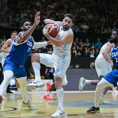Campazzo y Deck, 28.000 kilómetros para estar con Argentina