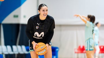 Juana Camilión, capitana del Movistar Estudiantes, ante del partido de la Liga Femenina Endesa ante el IDK Euskotren.