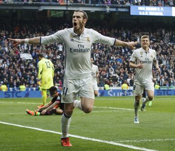 Después de 88 días de ausencia, Gareth Bale volvió a las canchas y lo hizo para anotar el segundo gol del Real Madrid en el triunfo merengue 2-0 ante el Espanyol de Barcelona. El primer tanto había sido firmado por Álvaro Morata. De esta forma, el tridente del Madrid estará en forma para la fase definitoria de la temporada. Por cierto, Diego Reyes alineó de inicio con ‘Los Periquitos’ y completó los 90’.