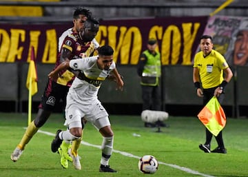 El equipo colombiano igualó 2-2 y quedó muy cerca de la eliminación de la Copa Libertadores. Deberá ganar en la última fecha y esperar una derrota de los argentinos.