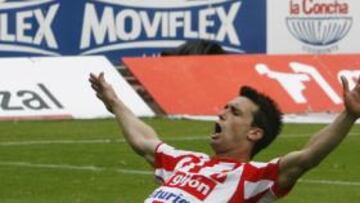 <b>LIBRE. </b>Kike Mateo quedó ayer oficialmente desvinculado del Sporting de Gijón y ya está buscando un nuevo equipo .