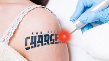 Empresa quita tatuajes gratis a los aficionados de los Chargers