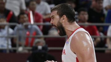 Basketball - FIBA World Cup - Semi Finals - Spain v Australia - Wukesong Sport Arena, Beijing, China - September 13, 2019  Spain&#039;s Marc Gasol and Ricky Rubio react REUTERS/Jason Lee