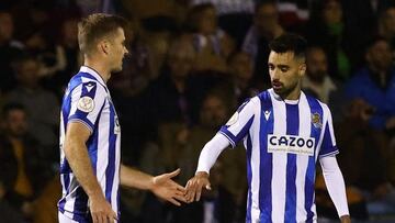 Sorloth y Brais M¨¦ndez en el Cazalegas - Real Sociedad