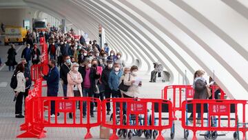 Las comunidades que preven vacunar en junio a las personas de entre 40 y 49