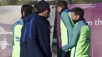 Luis Enrique ya cuenta con Iniesta, Busquets y Digne