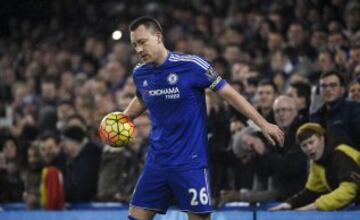 'Canalla'. Así califica L'Equipe al central John Terry. No es por sus situaciones extrafubolísticas, sino que por el excesivo juego brusco que aplica y que en reiteradas oportunidades ponen en riesgo a los rivales.