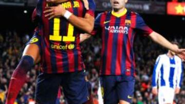 Los goles de Alexis no bastan para que elpúblico esté feliz y el entorno, tranquilo