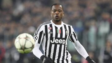 Evra signs Juventus contract extension