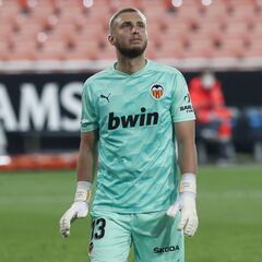 Alerta Cillessen: Se lesionó la rodilla con Holanda