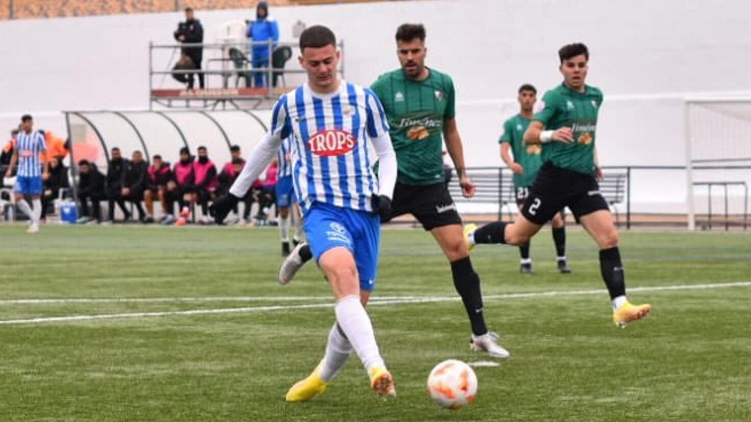 El hijo de Kike Burgos golea en el Motril