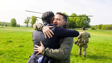British Prime Minister Rishi Sunak hugs Ukrainian President Volodymyr Zelenskiy in Aylesbury, Britain, May 15, 2023. Rishi Sunak via Twitter/Handout via REUTERS THIS IMAGE HAS BEEN SUPPLIED BY A THIRD PARTY NO RESALES. NO ARCHIVES MANDATORY CREDIT TPX IMAGES OF THE DAY