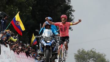 AMDEP6874. ALTO EL VINO (COLOMBIA), 10/02/2024.- El ecuatoriano Richard Carapaz de EF Education Easypost celebra al ganar la quinta etapa de la carrera ciclística Tour Colombia 2024 hoy, en el Alto el Vino, Cundinamarca (Colombia). EFE Carlos Ortega
