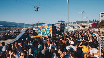 FMB World Tour. Gold Event. MTB Dirt Jump. O'Marisquiño 2018. Público.