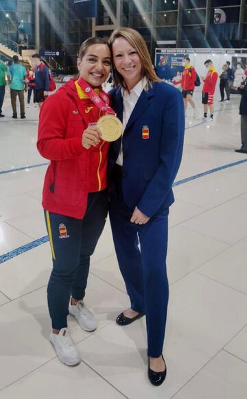 Mar&iacute;a Torres, con la seleccionadora. 