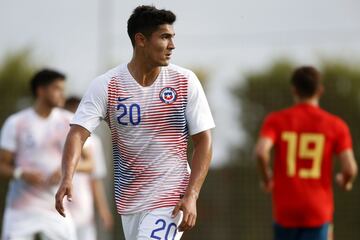 En septiembre de 2020, la U anunció que el volante de 18 años fue vendido al Crotone de la Serie A italiana. Sólo jugó cinco partidos en el primer equipo azul. Brilló en la Sub 17.