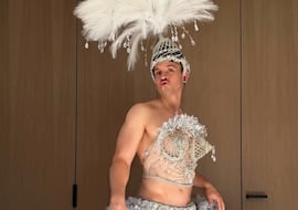 Dabiz Muñoz luce el vestido de Cristina Pedroche de las últimas Campanadas, y anuncia: “Lo mismo el año que viene no puedo ponérmelo”