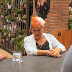 Matías, el camarero de ‘First dates’, se queda de piedra con el pelo de una soltera: “Brutal”