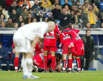 El Valladolid, que estaba en Segunda, eliminó al Real Madrid en octavos aquel año. En la ida en Pucela el partido terminó empate a 0 y en la vuelta Xavi Moré consiguió el 1-1 que clasificó a los pucelanos