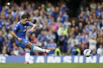 El 25 de agosto de 2012 Hazard anotó su primer gol como jugador del Chelsea en un encuentro de liga ante el Newcastle United, marcando de penalti 