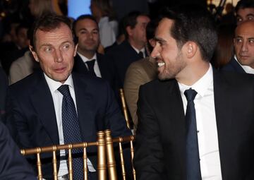 Emilio Butragueño, director de Relaciones Institucionales del Real Madrid y Alberto Contador.