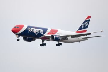 El avión de los New England Patriots llegando a Atlanta. 