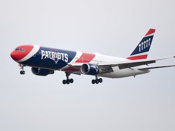 El avión de los New England Patriots llegando a Atlanta. 