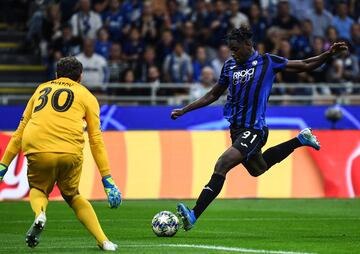 Duván Zapata estaría disponible para su equipo en los octavos de final de la Champions League. 