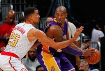 Thabo Sefolosha y Kobe Bryant.