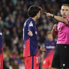 Las lesiones sin castigo y el VAR tienen "preocupado" al Atlético